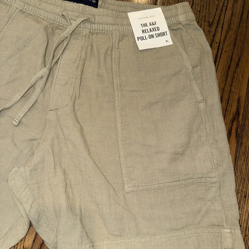 Abercrombie & Fitch Relaxed Pull On Short Size Extra Large XL New Beige 7" - Picture 2 of 9
